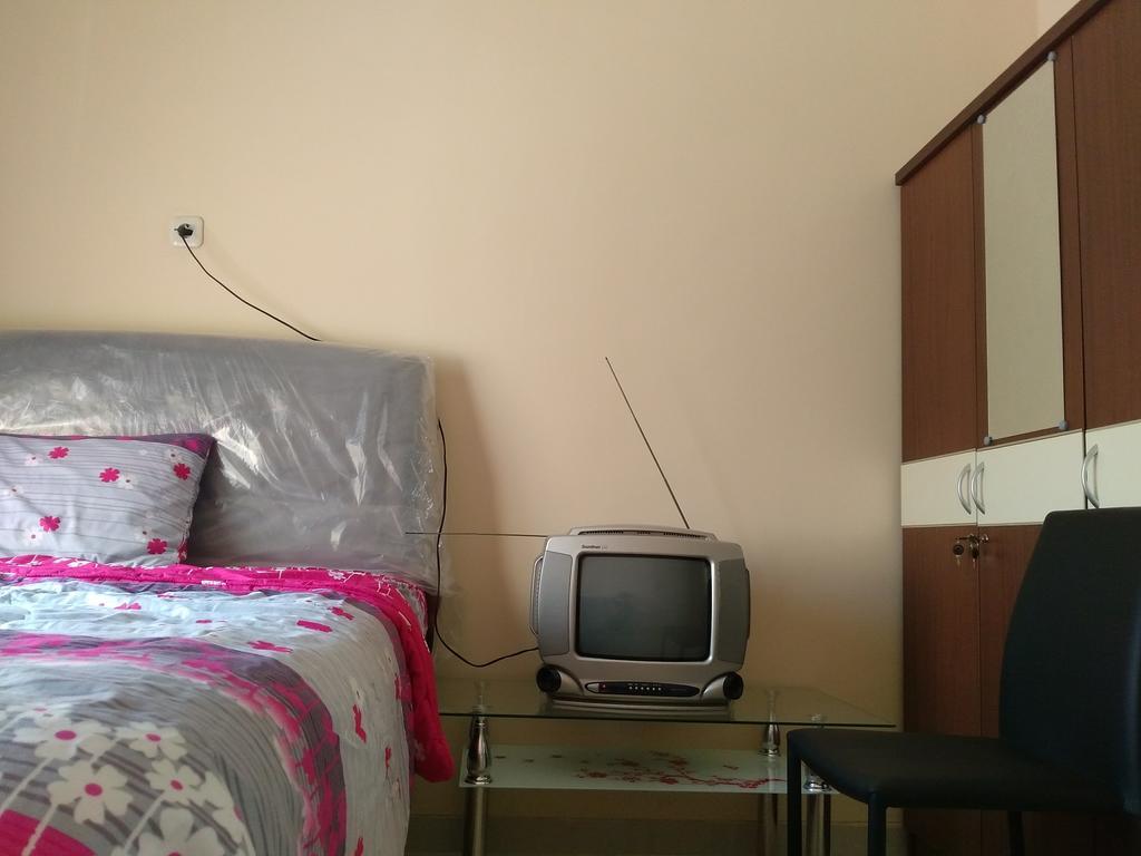 Jasmine Park Guest House Semarang Exterior foto