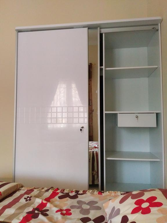 Jasmine Park Guest House Semarang Exterior foto