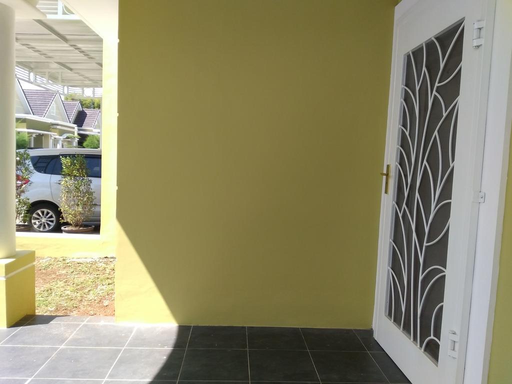 Jasmine Park Guest House Semarang Exterior foto