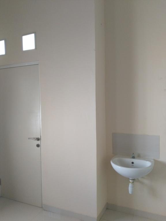Jasmine Park Guest House Semarang Exterior foto