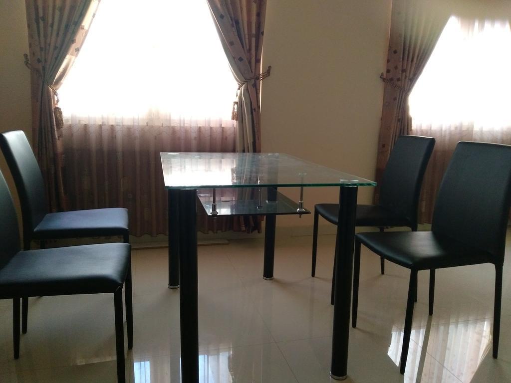 Jasmine Park Guest House Semarang Exterior foto