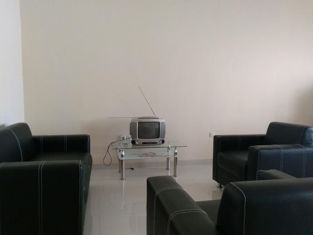 Jasmine Park Guest House Semarang Exterior foto